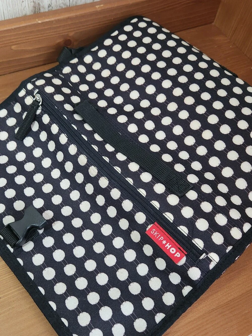 Skip Hop Pronto Baby Changing Station & Diaper Clutch Black Off White Polka Dot